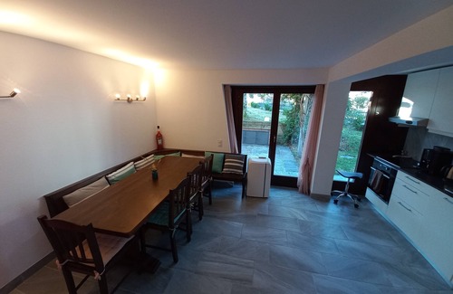 Brusino Arsizio Casa | Lovely Lakeside 2-Storey House & Garden