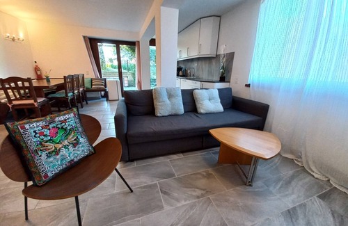 Brusino Arsizio Casa | Lovely Lakeside 2-Storey House & Garden