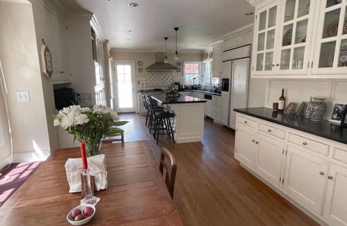 Land Park Casa | Lovely Land Park Home