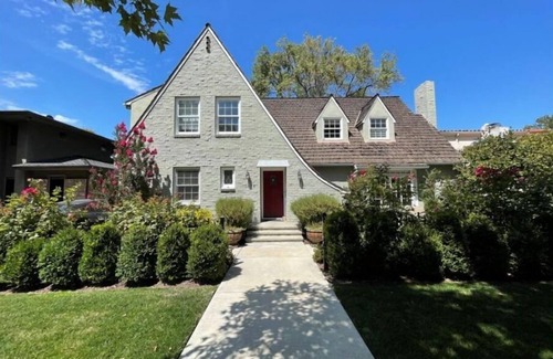 Land Park Casa | Lovely Land Park Home