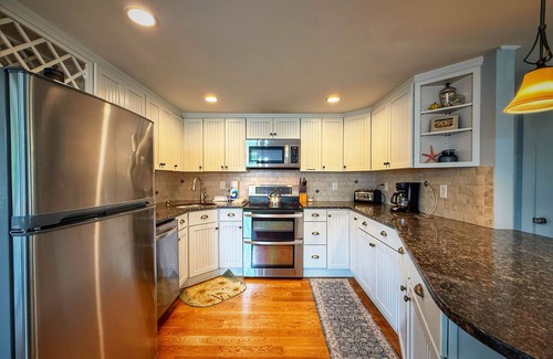 West Yarmouth Casa | Lovely Lewis Bay | Steps to Neighborhood Beach