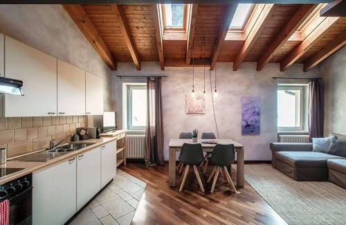 Morcote Apartamento | Lovely loft with loft and lake view in Morcote (Lavanda)