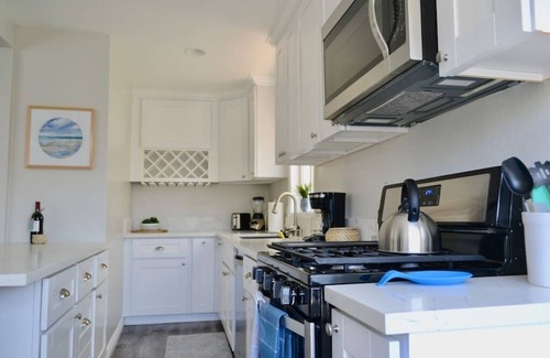 Mission Beach Condominio | Lovely & Luxurious California Condo 100 Steps to the Sand