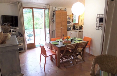 Mirabel-aux-Baronnies Casa | Lovely Mazet with shared, heated, secure swimming pool