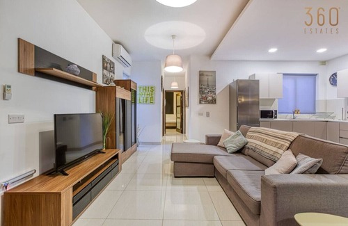 Mellieħa Heights Apartamento | Lovely Mellieha Apt with stunning terrace & views!