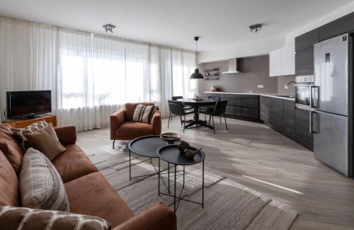 Hliðar Apartamento | Lovely modern 1-bedroom apartment, free parking