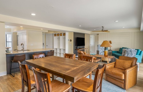 Saint Helena Island Villa | Lovely, Modern First Floor Condo with an OCEAN VIEW! Resort Access Included! Golf Cart Included!