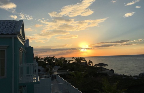 Orange Bay Casa | Encantadora casa moderna con vista al mar Caribe y a solo pasos de la playa