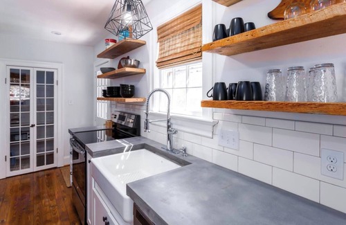 Downtown Casa | Lovely Mordecai Home - Walk to Restaurants, Bars, and More!