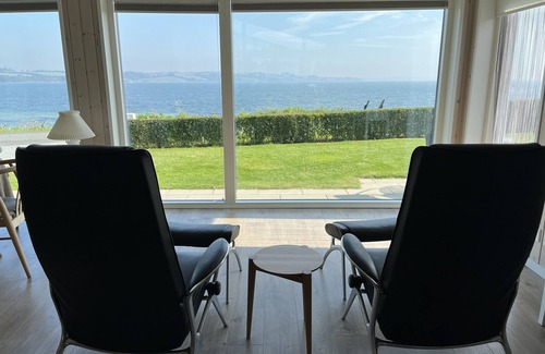 Broager Casa | Lovely newer holiday home on the first row