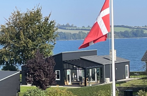 Broager Casa | Lovely newer holiday home on the first row