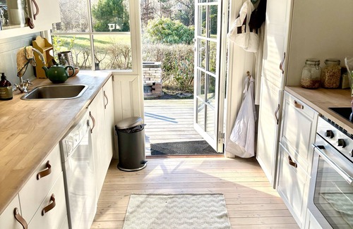 Melby Cabaña | Lovely newly renovated cottage with room for a large family.