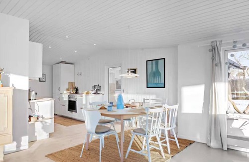 Melby Cabaña | Lovely newly renovated cottage with room for a large family.