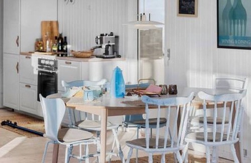 Melby Cabaña | Lovely newly renovated cottage with room for a large family.