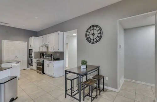 South Arlington Casa | Lovely oasis with a pool, hot tub, gym and sauna!