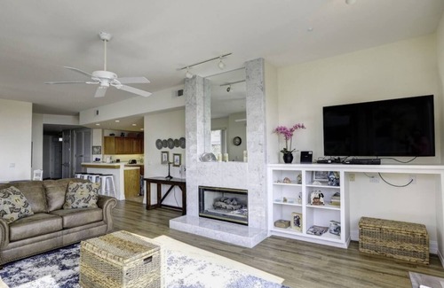 Downtown Condominio | Pasos a la arena, a poca distancia de las tiendas, restaurantes y el muelle de Pismo.