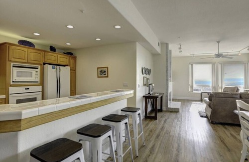 Downtown Condominio | Pasos a la arena, a poca distancia de las tiendas, restaurantes y el muelle de Pismo.