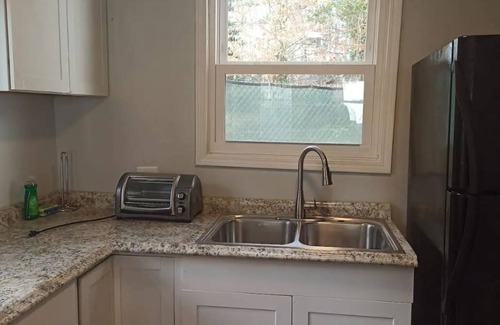 East Point Apartamento | Lovely One Bedroom Apt 5 Minutes From Airport