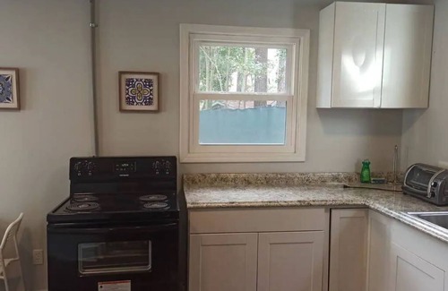 East Point Apartamento | Lovely One Bedroom Apt 5 Minutes From Airport