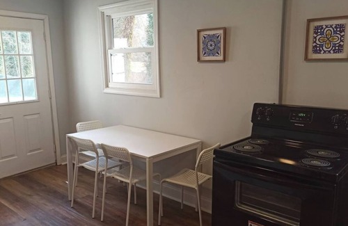 East Point Apartamento | Lovely One Bedroom Apt 5 Minutes From Airport