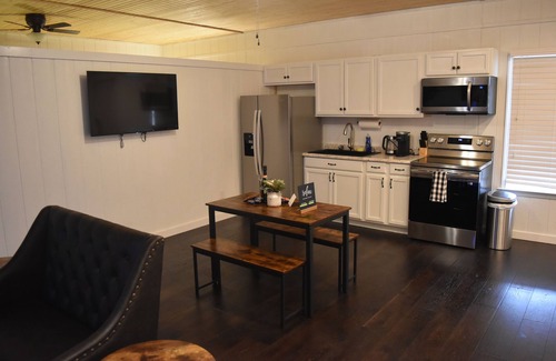 Bastrop Casa | Lovely one room barndominium - The Bastrop Barndo