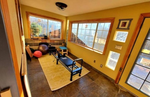 Nob Hill Casa | Lovely Pet Friendly Home in Heart of Nob Hill