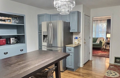Prairie Village Casa | Lovely Prairie Village House, Dog friendly