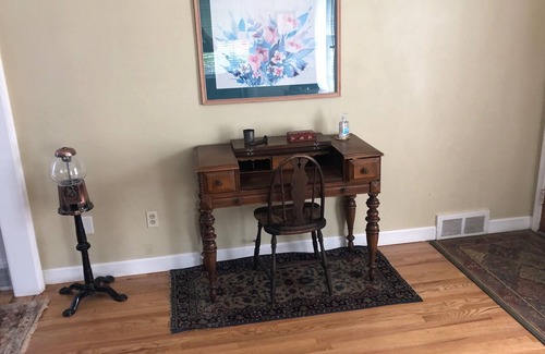 Grosse Pointe Casa | Lovely private ranch, whole house