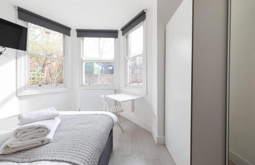 St. George's Apartamento | Lovely Private Room and Shower At Anson Hotel