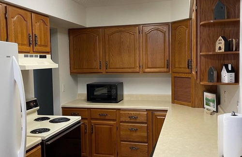 Bismarck Condominio | Lovely, Quiet Downtown Bismarck Condo