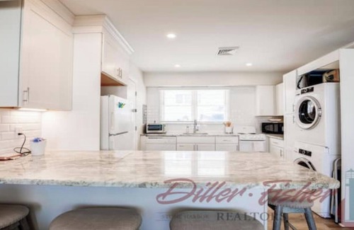 Stone Harbor Casa | Lovely Rear 2 BR Cottage!~ Pets Considered - POOL