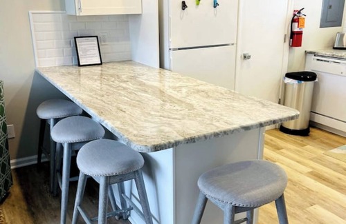 Stone Harbor Casa | Lovely Rear 2 BR Cottage!~ Pets Considered - POOL