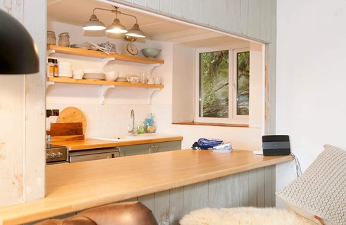 Tan-y-groes Casa | Lovely renovated stone built School House in LLangrannog. Sleeps 6, near the sea, family friendly.