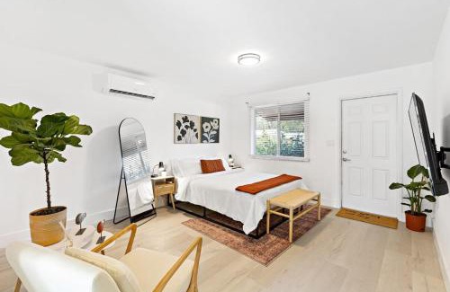 Lake Ridge Apartamento | Lovely Rental Unit with free Parking on Premises
