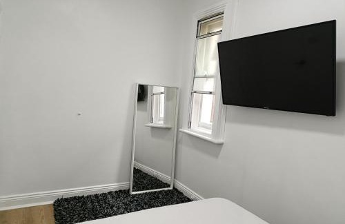 Sydenham Casa | Lovely Room 1Min Walk to Station with 55Inch TV