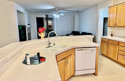 Hesperia Casa | Lovely Room in Hesperia Close to Highway 2
