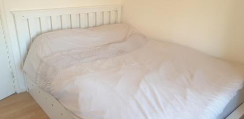 Finchley Church End Casa | Lovely Room in the Heart of London