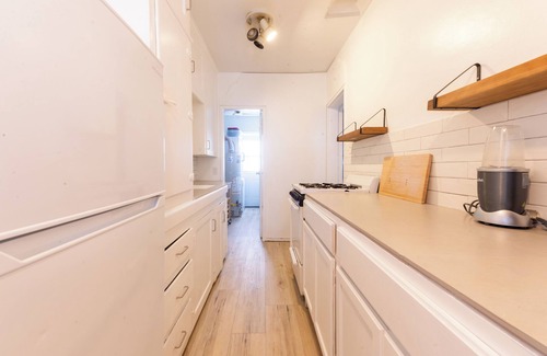 Northeast Apartamento | Lovely Santa Monica Chic 1BR Private W/D & Free Street Parking