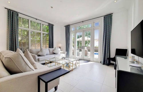 Ajman Apartamento | Lovely sea view furnished apartment