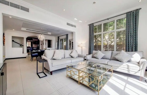 Ajman Apartamento | Lovely sea view furnished apartment