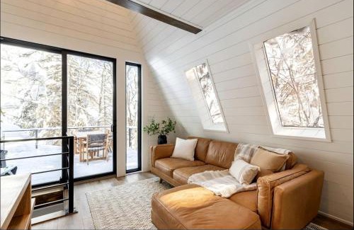 Sundance Casa | Lovely Secluded A-frame with Hot-tub in Sundance, Utah