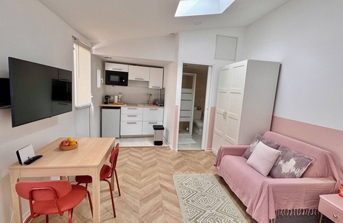 Roissy-en-France Apartamento | Lovely self-contained studio in Roissy-en-France/Aeroport CDG with airport terrace