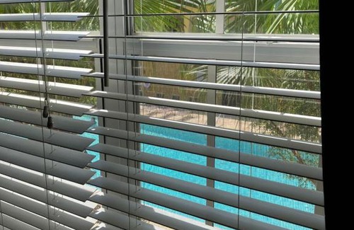 Port Tampa City Apartamento | Lovely Spacious 2 BD w/ Pool and WiFi. Near Beaches, Downtown Tampa, And Shopping Mall!