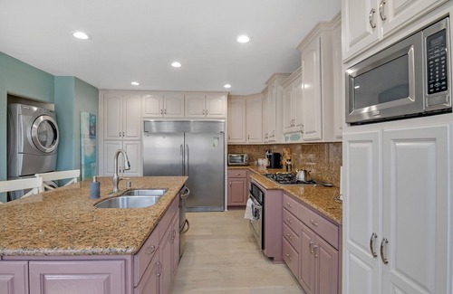 Northwest San Pedro Villa | Lovely spacious 6-bedroom villa with Hot Tub in Los Angeles