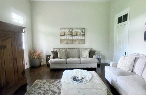 Franklin Casa | Lovely spacious Guest Suite with Private Entrance!