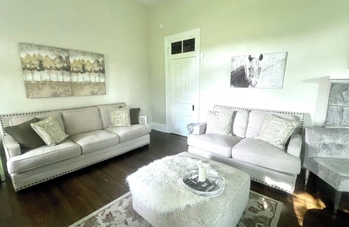 Franklin Casa | Lovely spacious Guest Suite with Private Entrance!