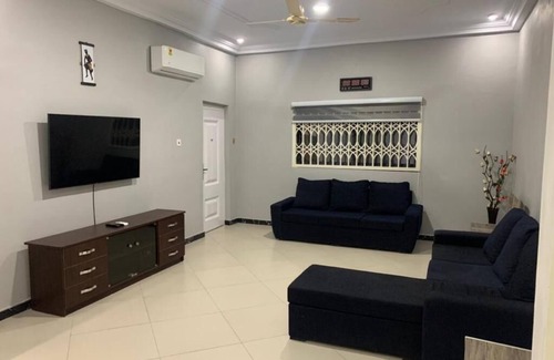 Mile 11 Apartamento | Lovely spacious room in Accra