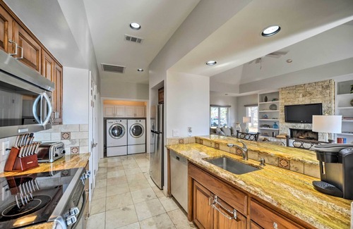 Barton Creek Lakeside Cabaña | Lovely Spicewood Cottage w/ Patio & Grill!