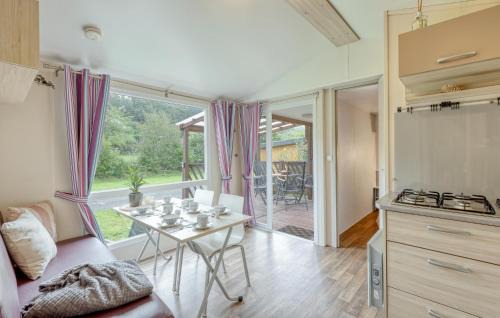Irrhausen Otro | Lovely Stacaravan In Irrhausen