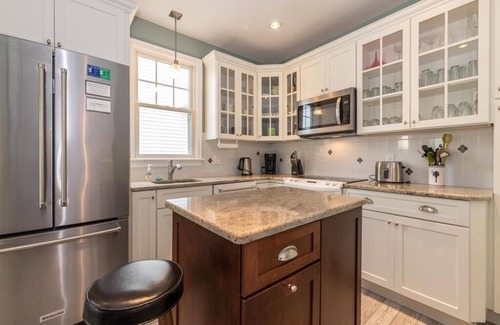Cape May Casa | Lovely & Steps to Finest Beach. Centro de Cape May. Camino privado!